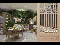 Épouser l'événement le restaurant en bois que romantique préside le rotin de chaise de dos de X assied/style français