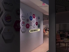 Chaise de restaurant en métal creuse à l' arrière avec rembourrage en cuir